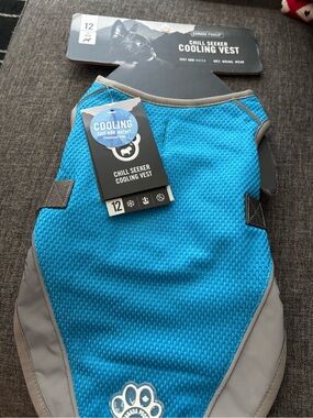 Canada Pooch Chill Seeker Cooling Vest for Dogs - Blue - Size 12
